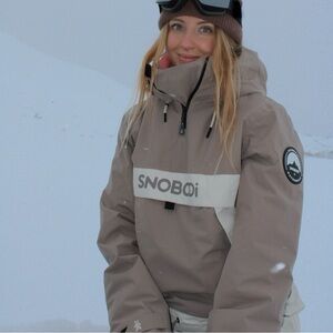 Ski/snowboarding jacket